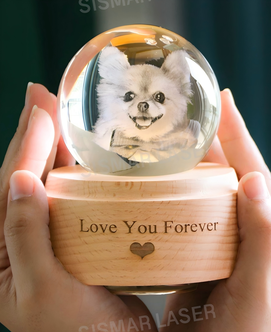 Crystal pendant with 3D laser inner engraving
