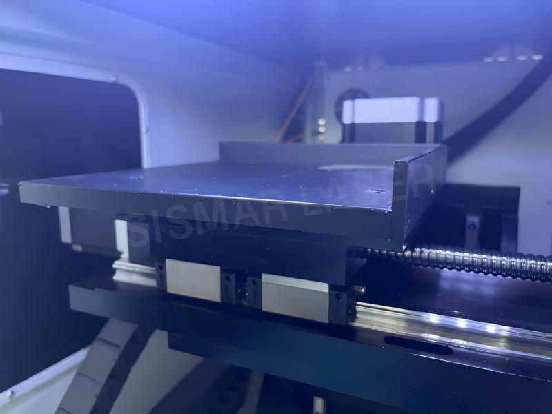 Engraving chamber of the 3D crystal laser engraving machine