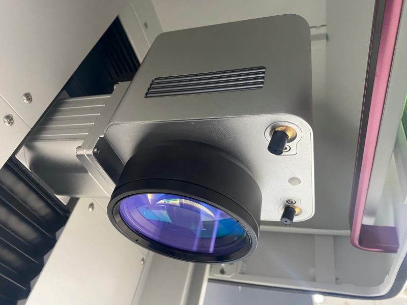 Motorized Z-axis laser head for relief depth control
