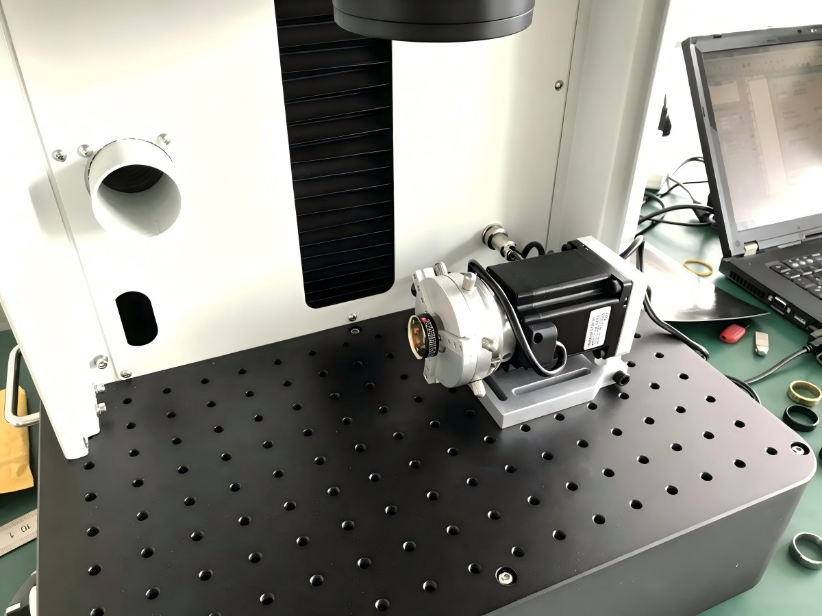 Rotary attachment for ring engraving