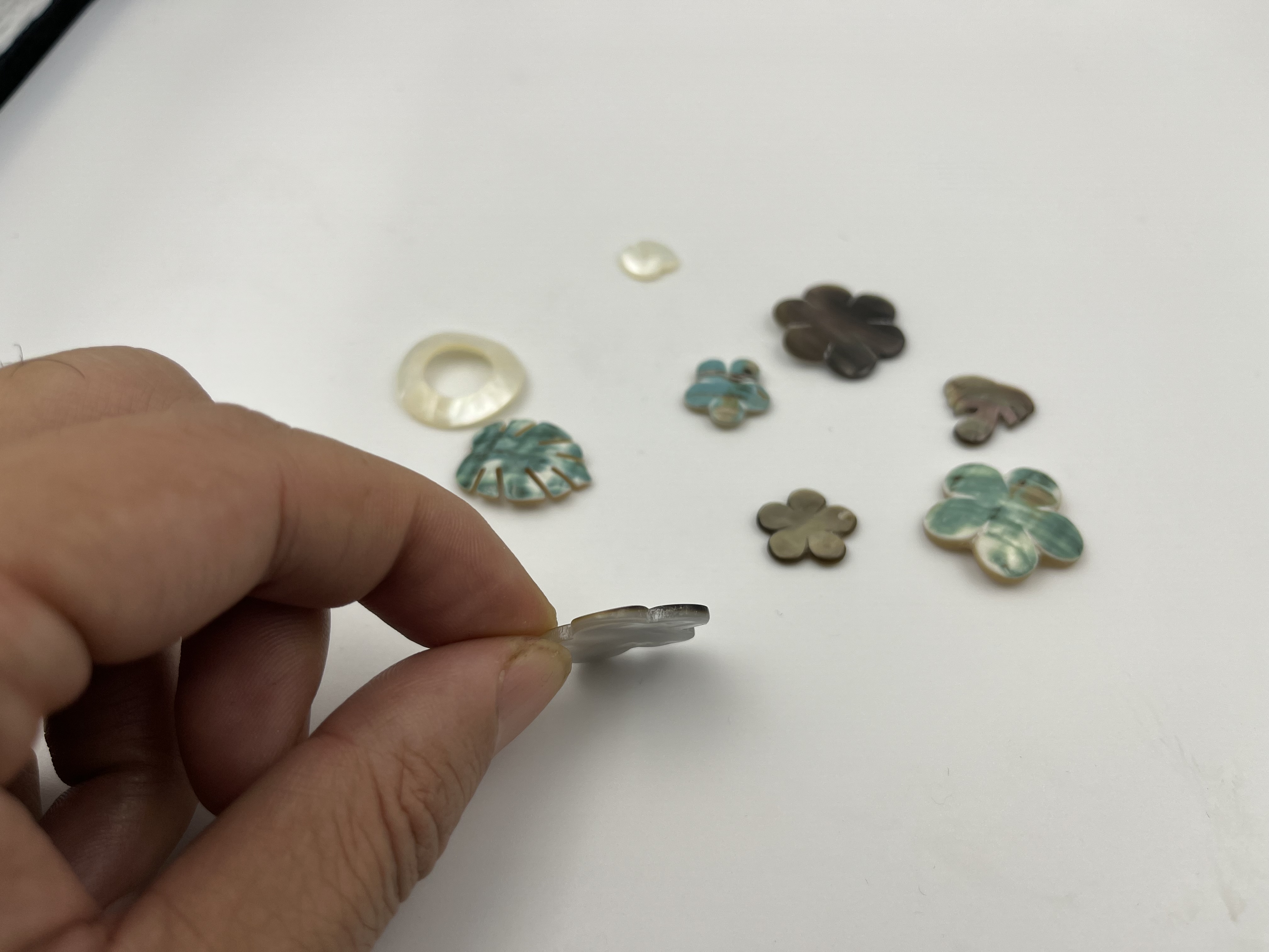 UV laser cut seashell jewelry sample