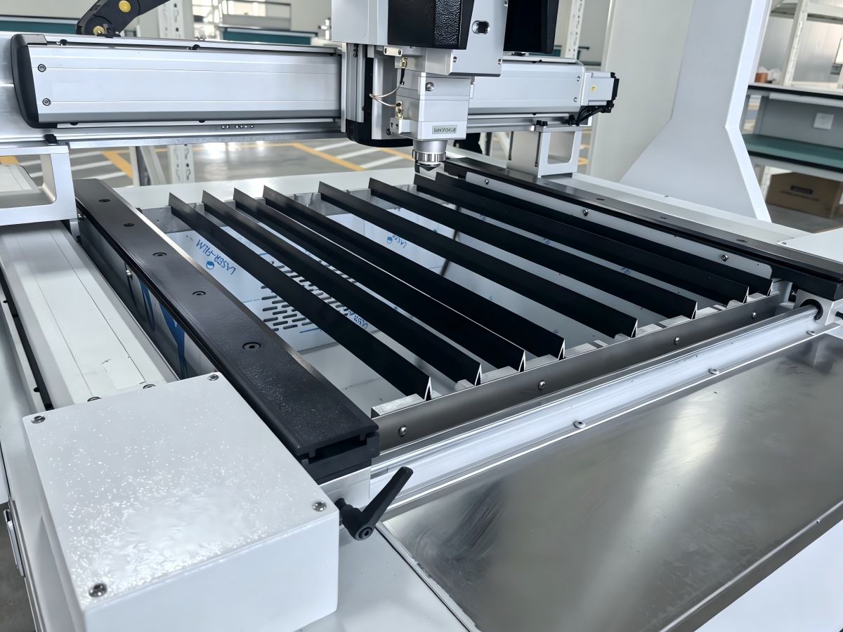 Modular transmission system of the 600x500mm fiber laser cutter