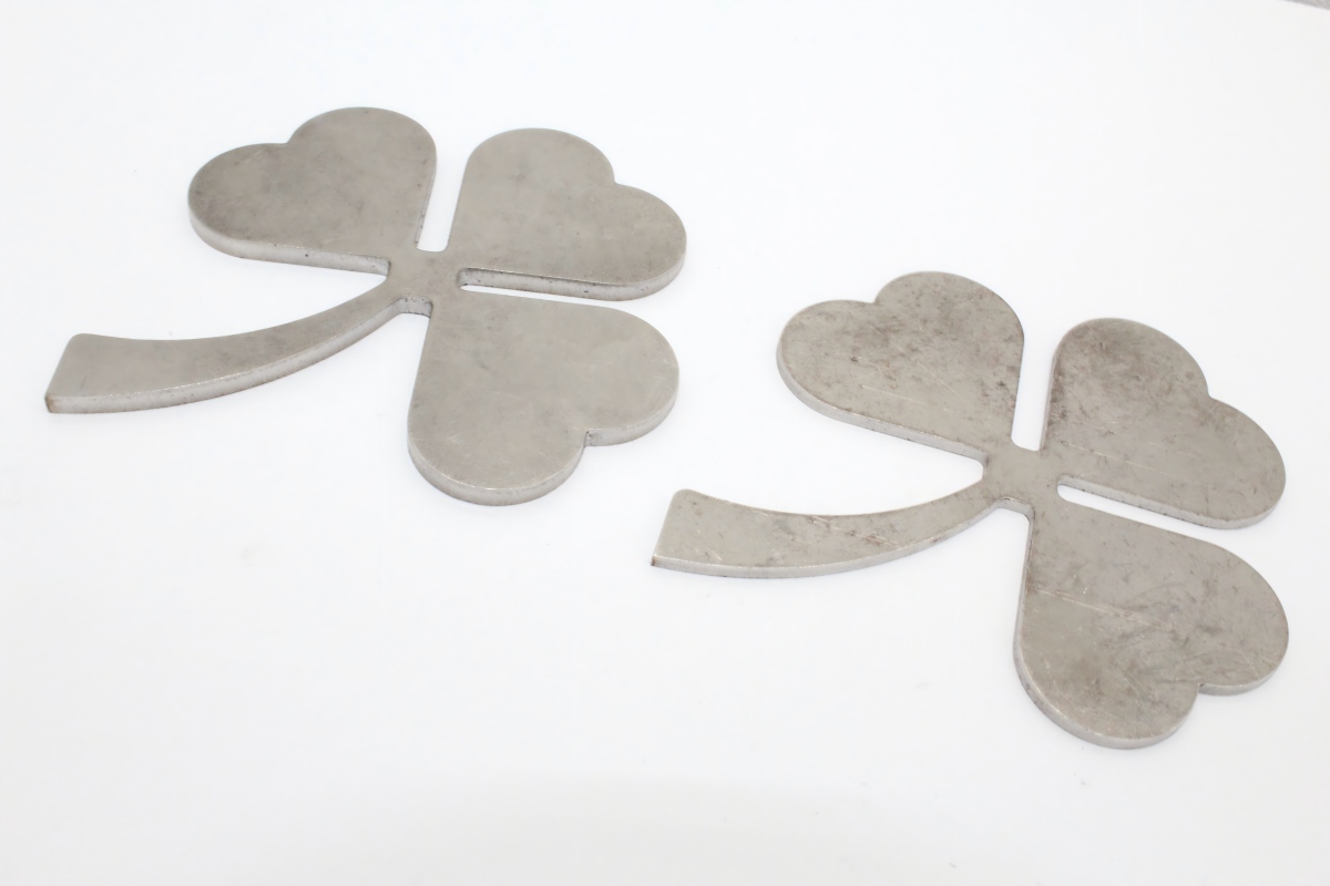 925 silver name necklace cut by laser, showing fine letters and small corners