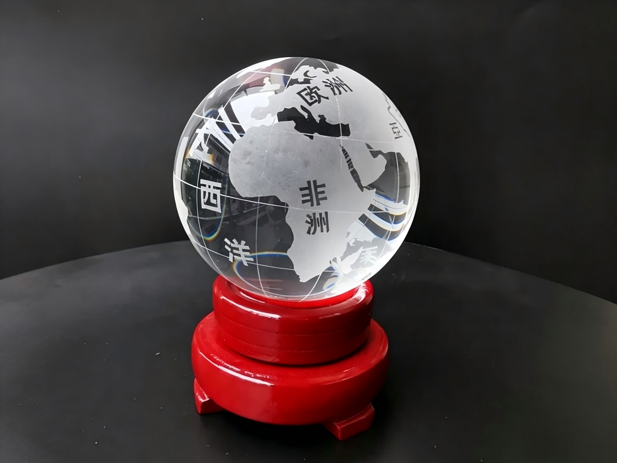 Crystal award with an engraved company logo