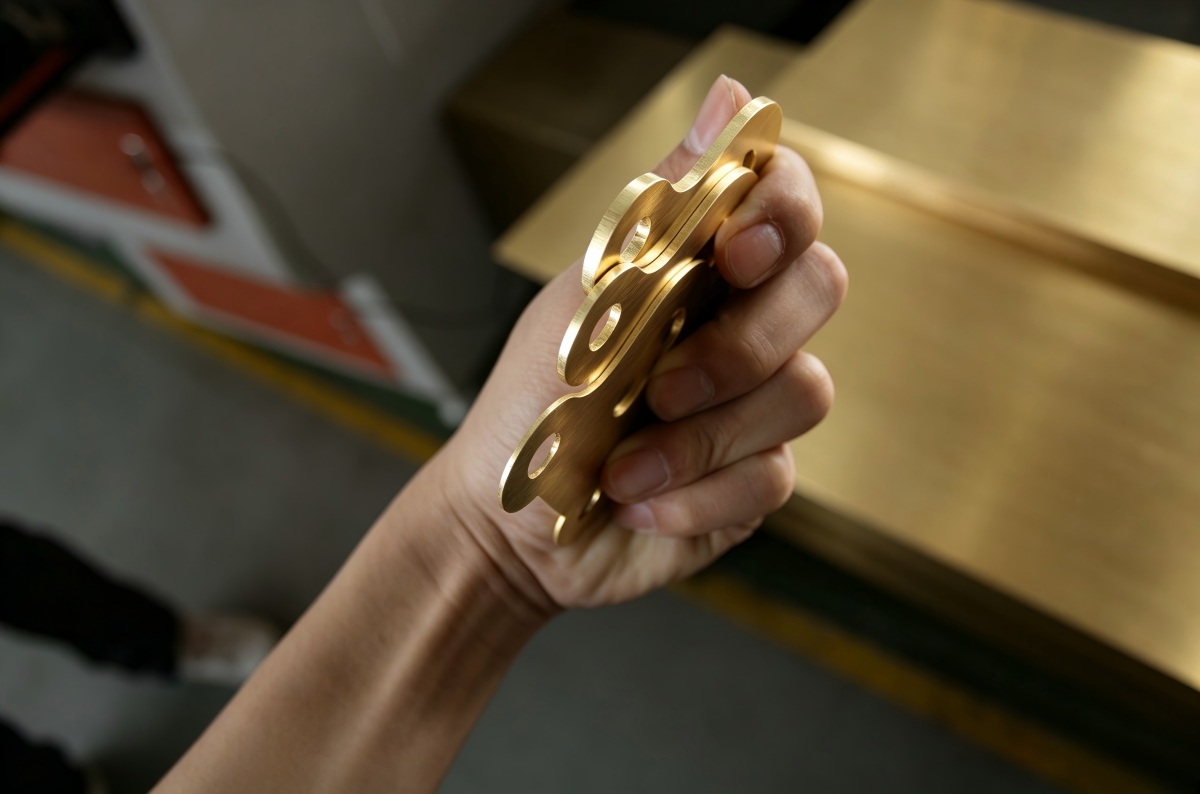 Brass jewelry parts cut by fiber laser