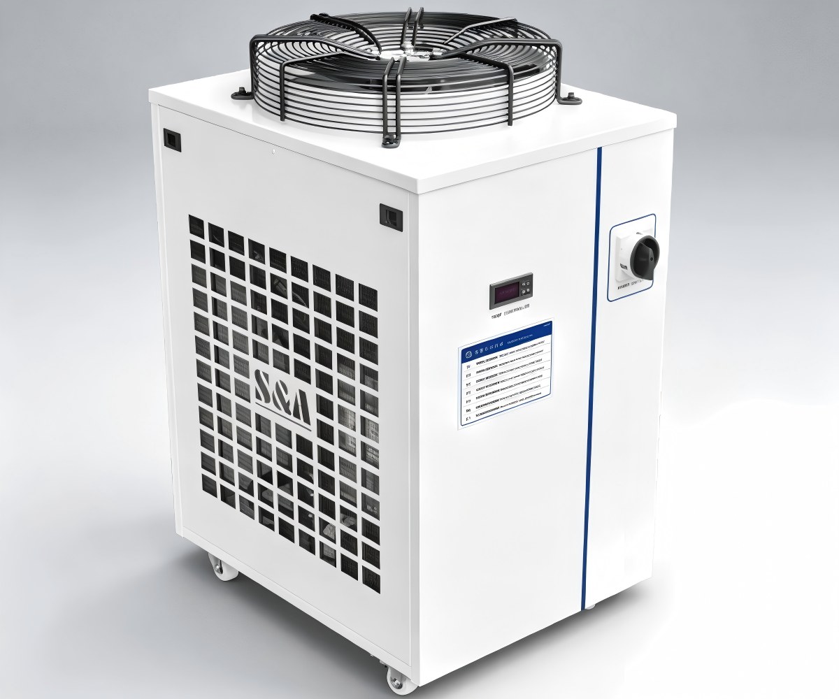 Industrial water chiller cooling the 3000W fiber laser source